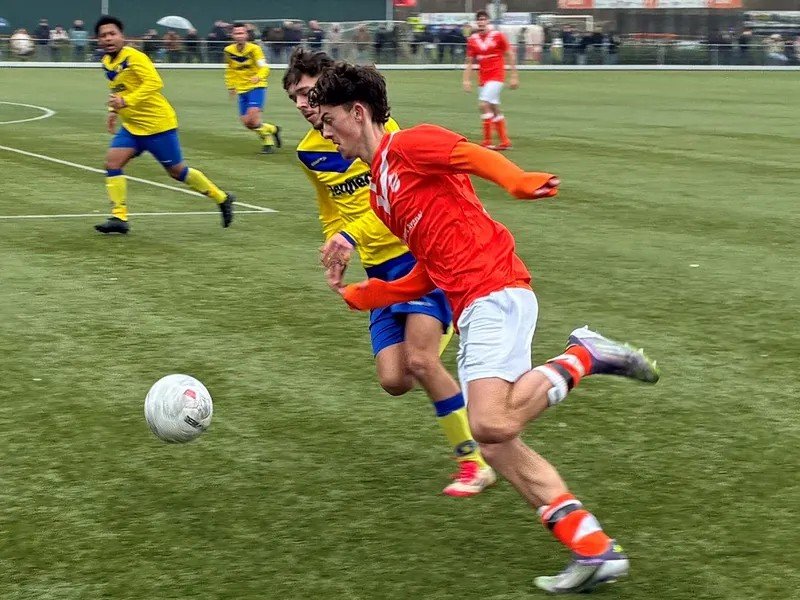 Jeugdig Voorwaarts speelt gelijk in derby tegen Sportlust