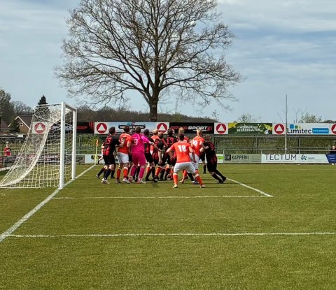 Voorwaarts en Mariënberg spelen in matige wedstrijd gelijk
